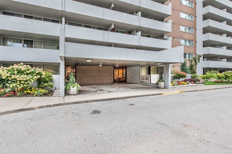 Preview image for 270 Scarlett Rd #105, Toronto