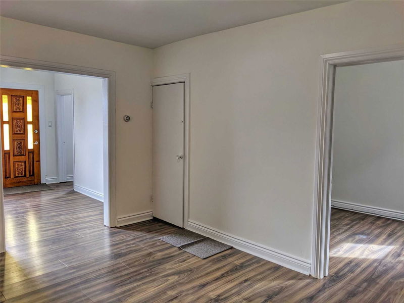 Preview image for 74 Chryessa Ave, Toronto