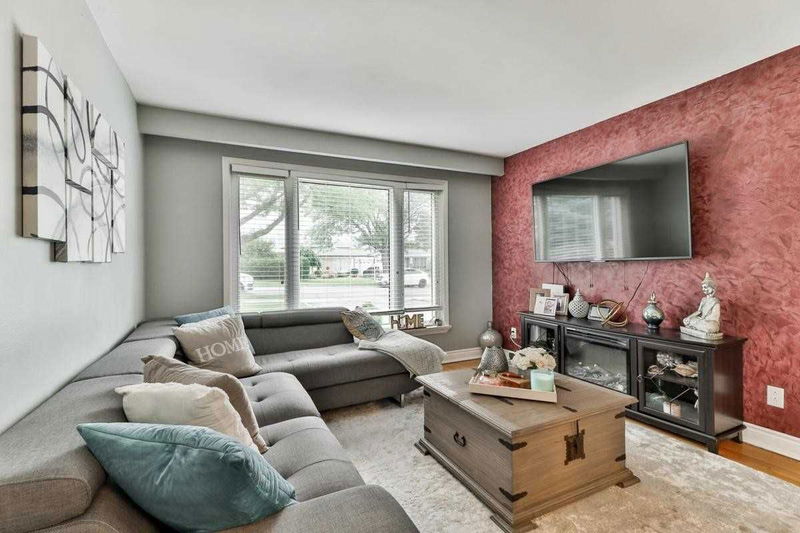 Preview image for 10 Frankton Cres, Toronto