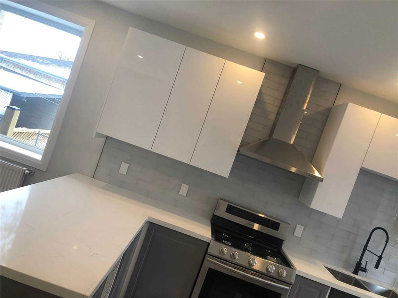 Preview image for 4 Treeview Dr, Toronto