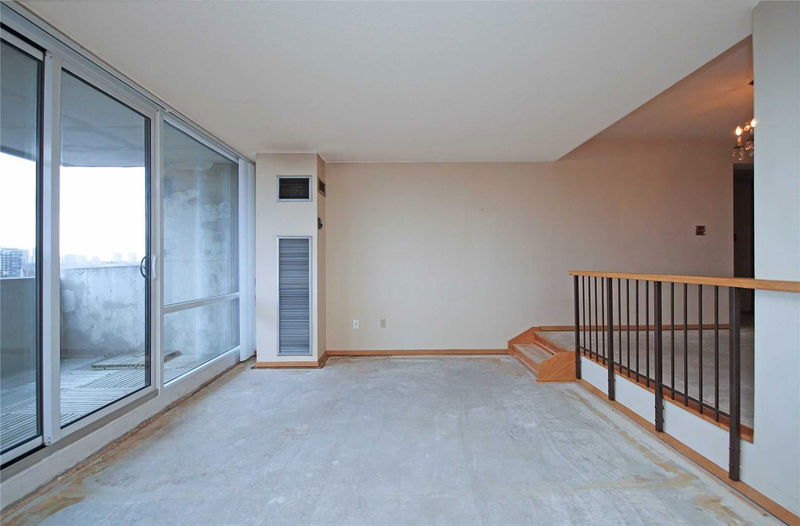 Preview image for 260 Scarlett Rd #1512, Toronto