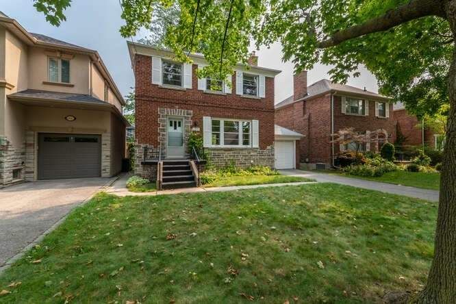 Preview image for 159 Brentwood Rd N, Toronto