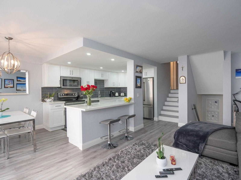 Preview image for 11 Wincott Dr #1111, Toronto