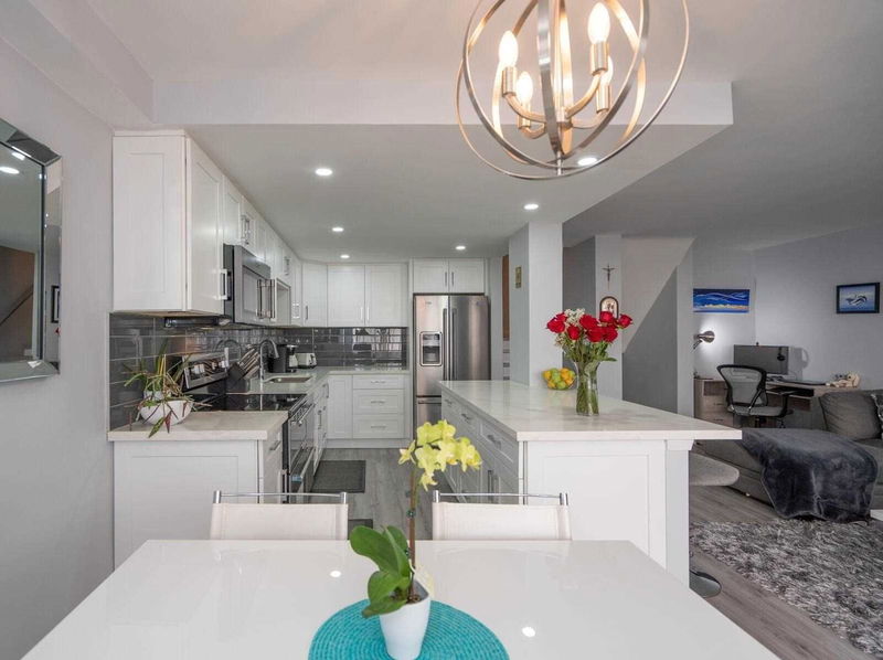 Preview image for 11 Wincott Dr #1111, Toronto