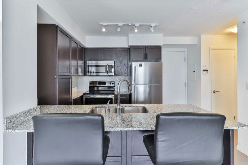 Preview image for 830 Lawrence Ave W #707, Toronto