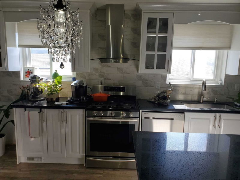 Preview image for 8 Bloomington Cres, Toronto