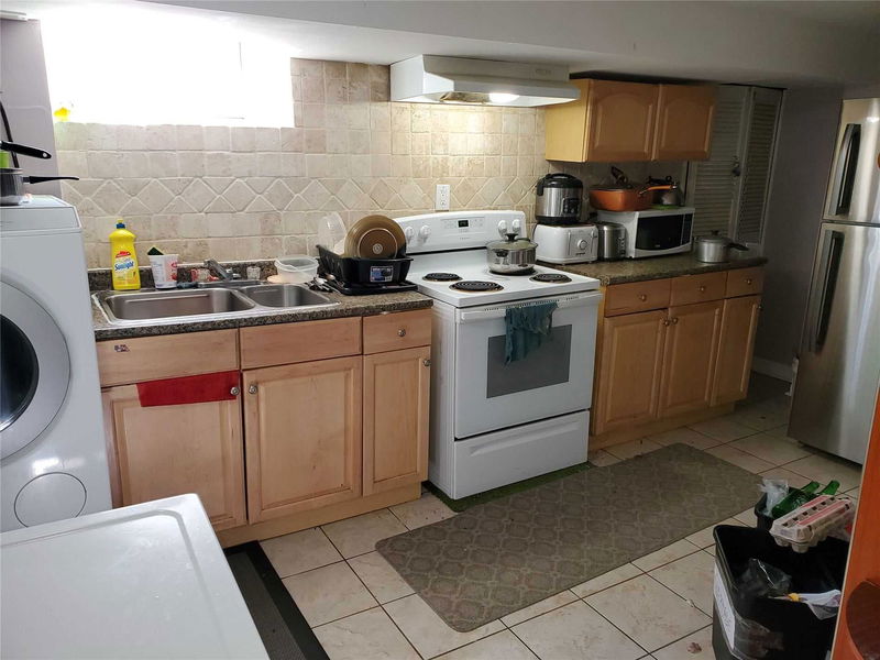 Preview image for 8 Bloomington Cres, Toronto