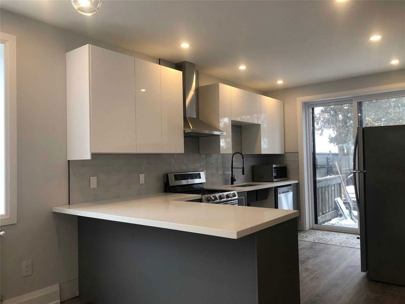 Preview image for 4 Treeview Dr, Toronto