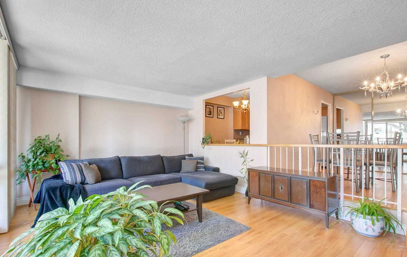 Preview image for 270 Scarlett Rd #105, Toronto