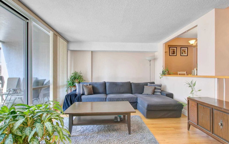 Preview image for 270 Scarlett Rd #105, Toronto