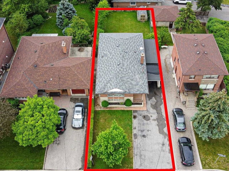Preview image for 7 Cornelius Pkwy, Toronto