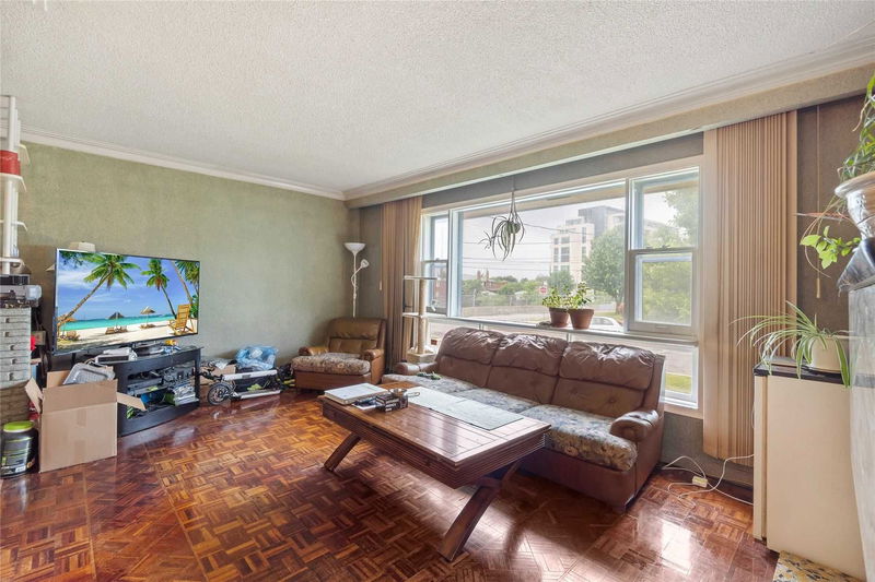 Preview image for 7 Cornelius Pkwy, Toronto