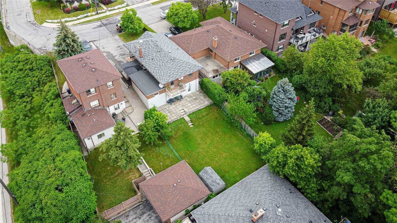 Preview image for 7 Cornelius Pkwy, Toronto