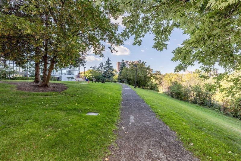 Preview image for 1 Rowntree Rd #1517, Toronto