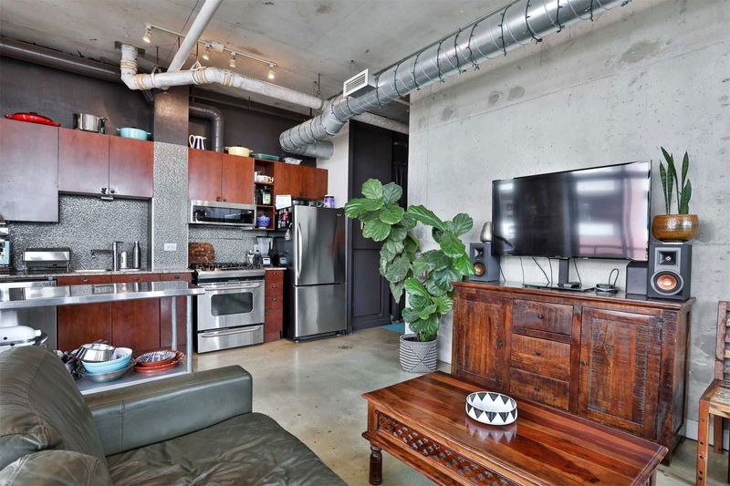 Preview image for 369 Sorauren Ave #602, Toronto