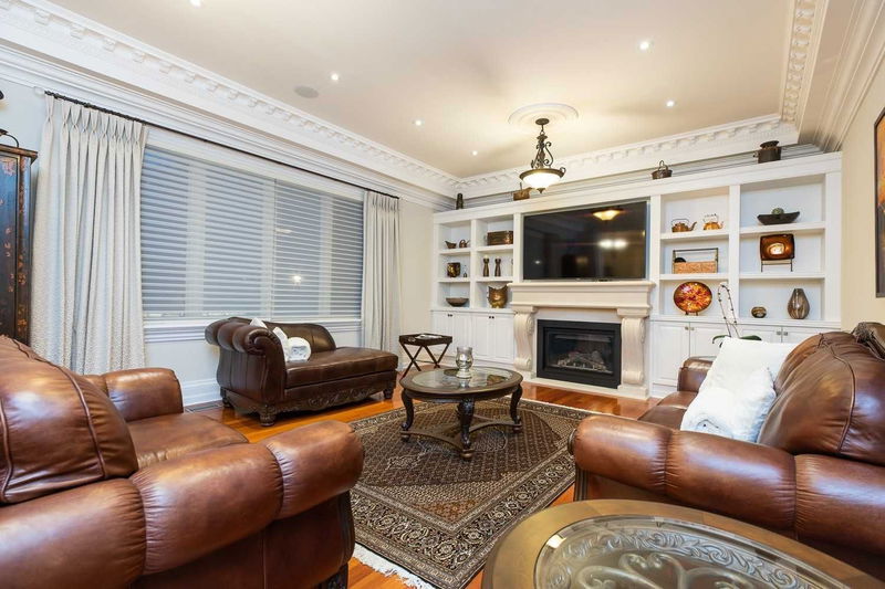 Preview image for 158 Edenbridge Dr, Toronto