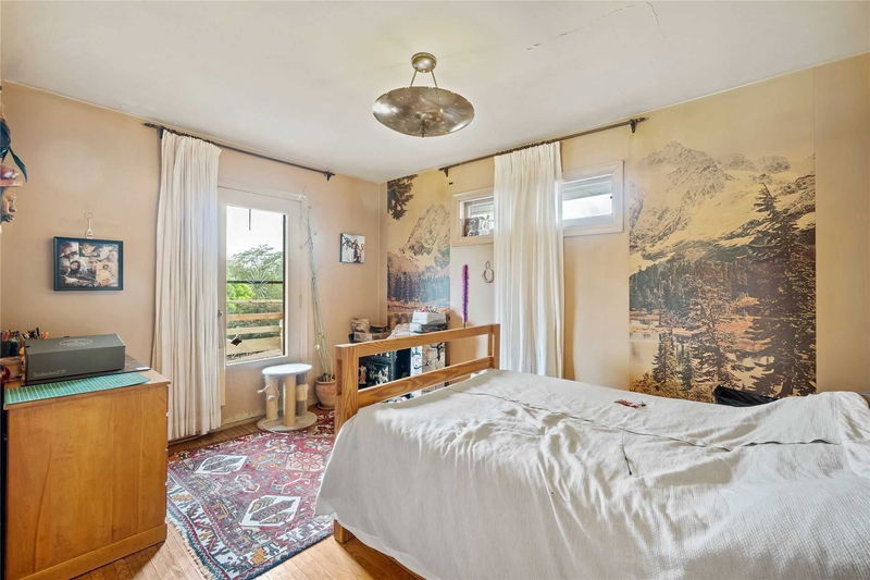 Preview image for 7 Cornelius Pkwy, Toronto