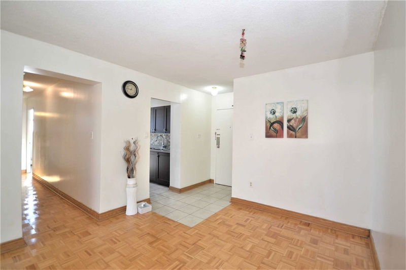 Preview image for 390 Dixon Rd #1013, Toronto