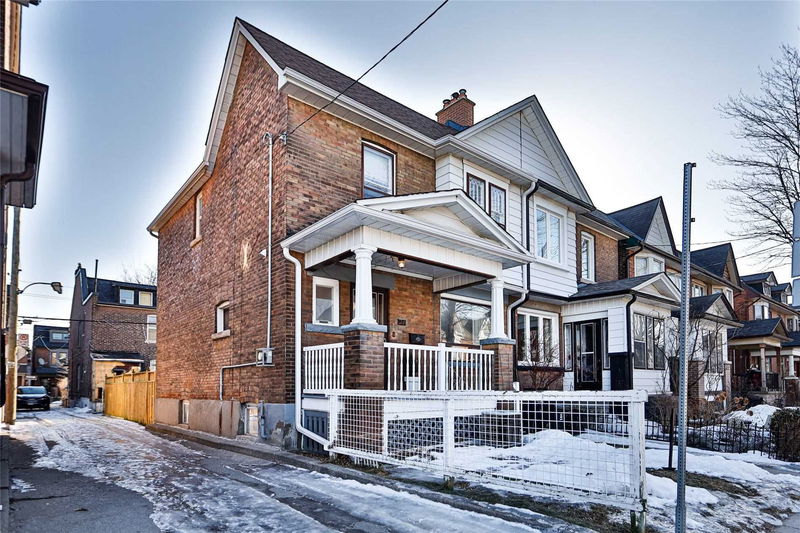 Preview image for 21 Roblocke Ave, Toronto