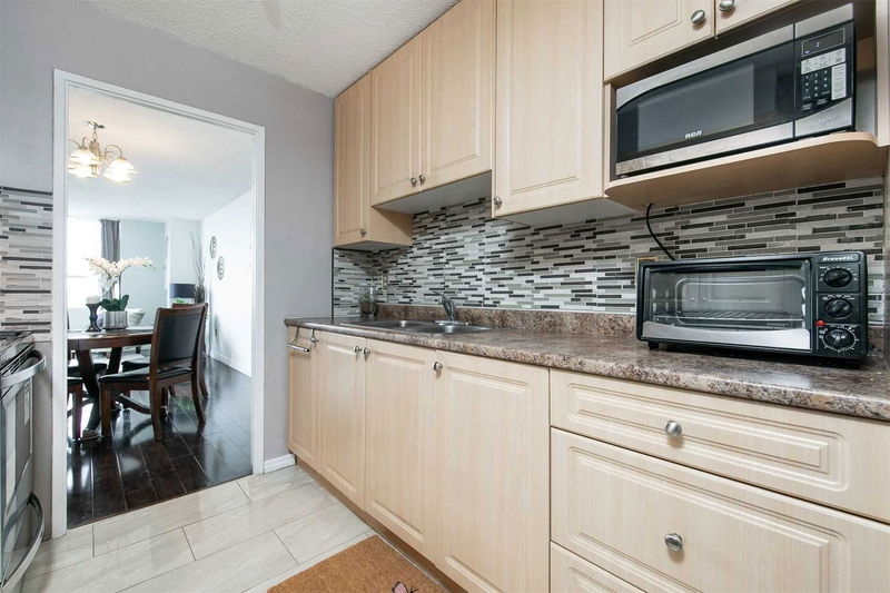 Preview image for 40 Panorama Crt #808, Toronto