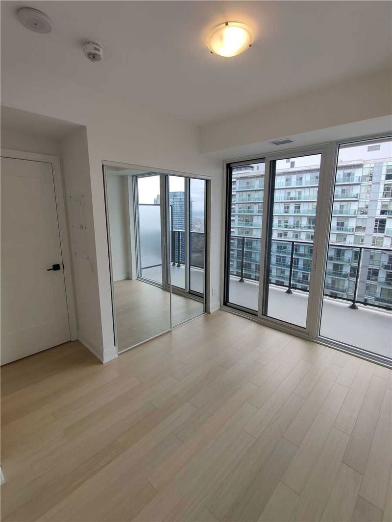 Preview image for 70 Annie Craig Dr #4007, Toronto