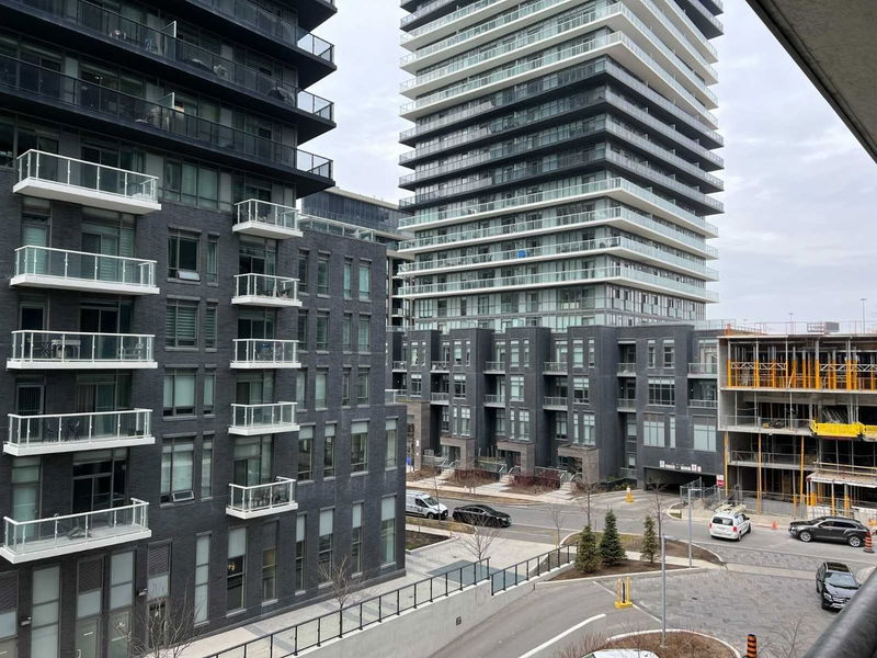 Preview image for 39 Annie Craig Dr #423, Toronto