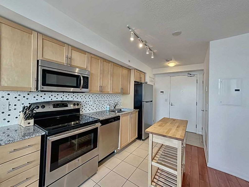 Preview image for 830 Lawrence Ave W #1108, Toronto