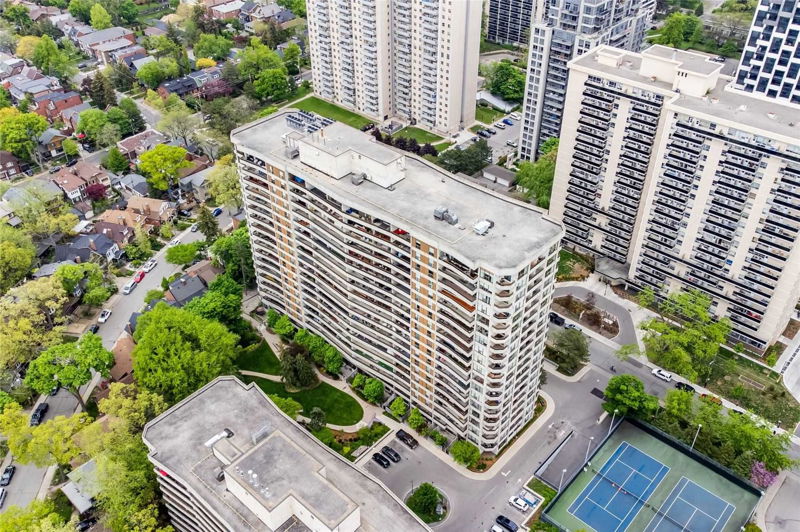 Preview image for 100 Quebec Ave #1607, Toronto