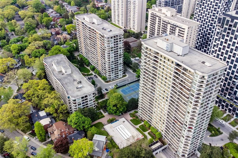 Preview image for 100 Quebec Ave #1607, Toronto