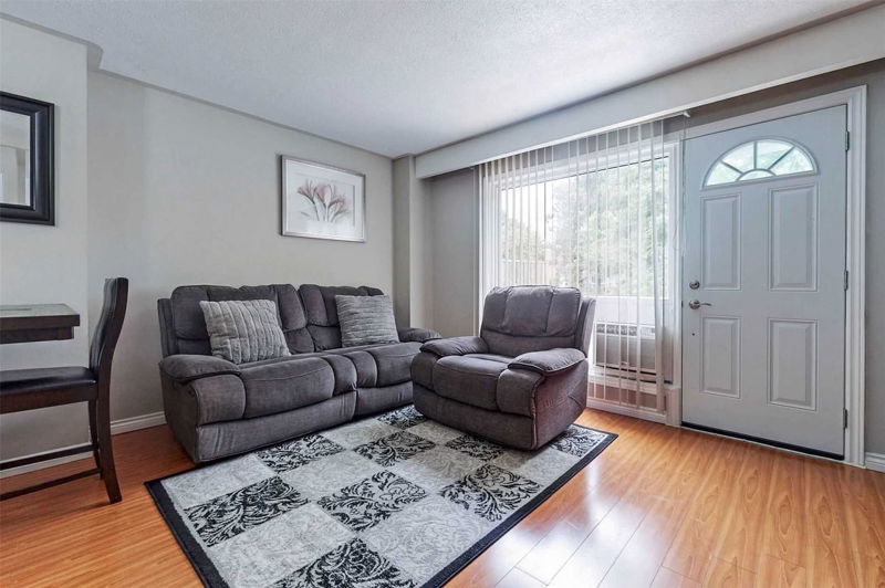 Preview image for 415 Silverstone Dr #2, Toronto