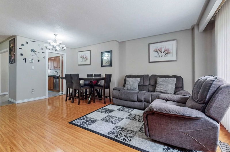Preview image for 415 Silverstone Dr #2, Toronto