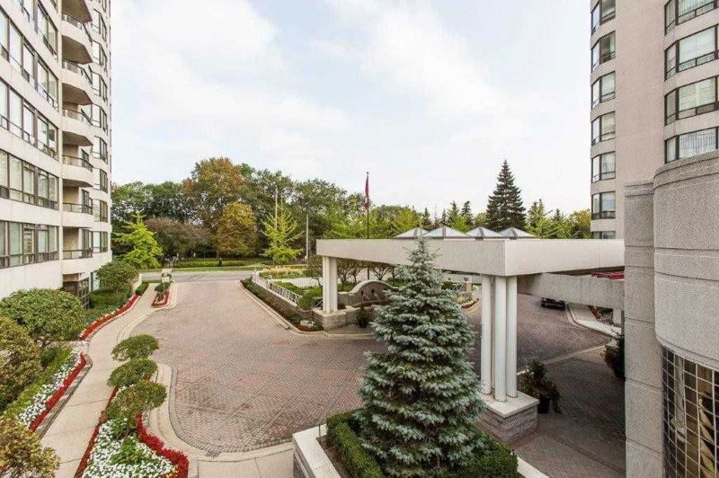 Preview image for 1 Aberfoyle Cres #210, Toronto