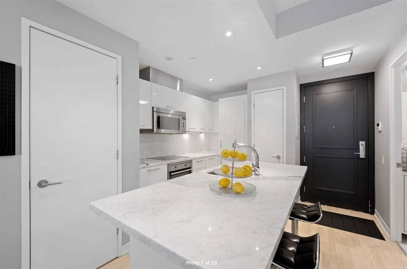 Preview image for 90 Park Lawn Rd #2702, Toronto