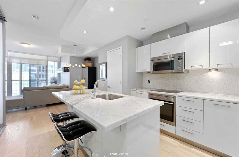 Preview image for 90 Park Lawn Rd #2702, Toronto