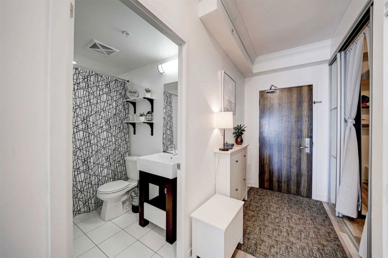 Preview image for 840 Queens Plate Dr #1310, Toronto