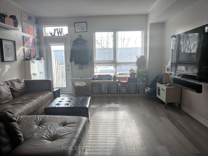 Preview image for 104 Caledonia Park Rd #4, Toronto