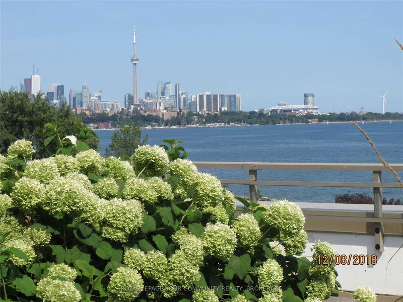 Preview image for 88 Palace Pier Crt #908, Toronto