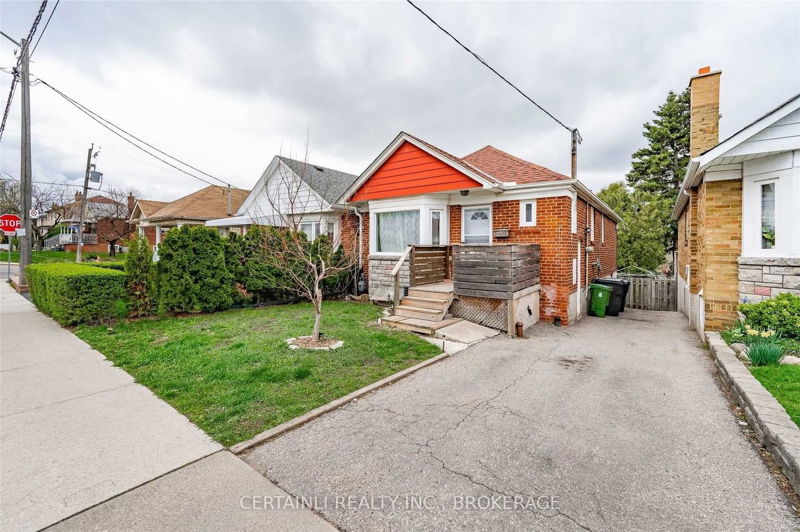 Preview image for 292 Scott Rd, Toronto