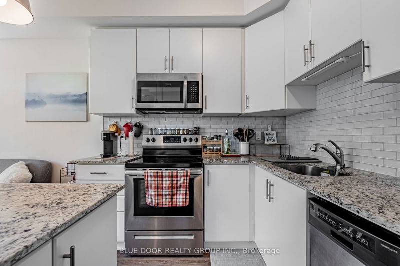 Preview image for 26 Fieldway Rd #26, Toronto