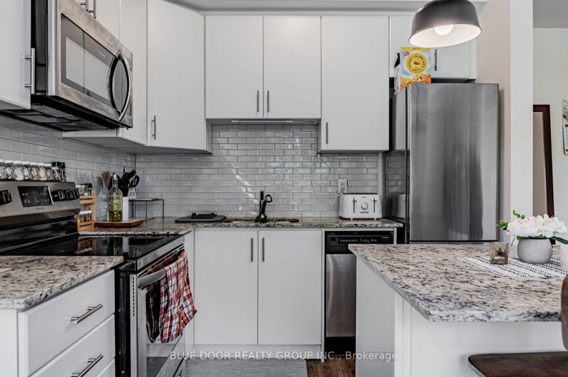 Preview image for 26 Fieldway Rd #26, Toronto