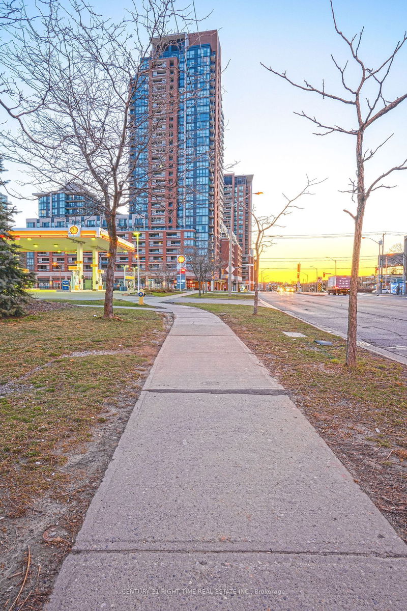 Preview image for 830 Lawrence Ave W #442, Toronto