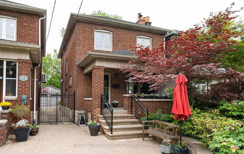 Preview image for 37 Thornhill Ave, Toronto