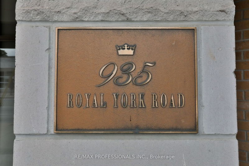 Preview image for 935 Royal York Rd #Ph 603, Toronto