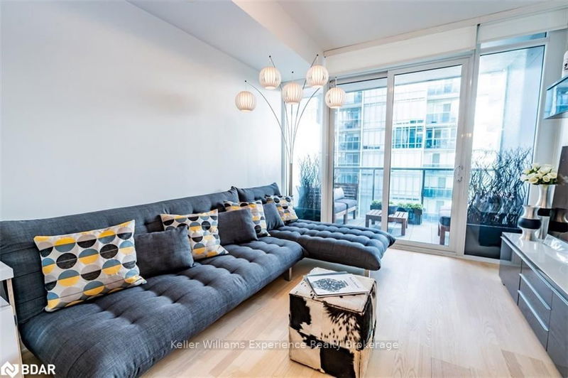 Preview image for 90 Park Lawn Rd #2702, Toronto