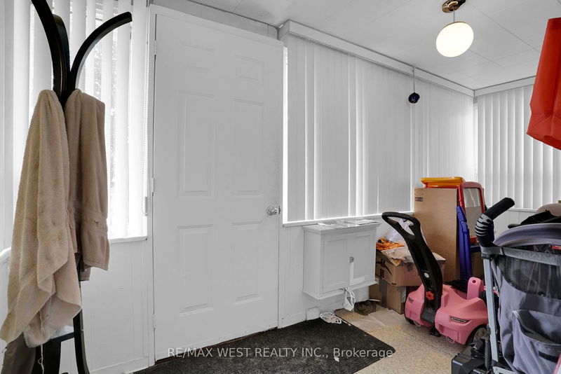 Preview image for 28 Cayuga Ave, Toronto