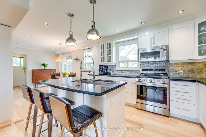 Preview image for 36 Hawthorne Rd, Toronto