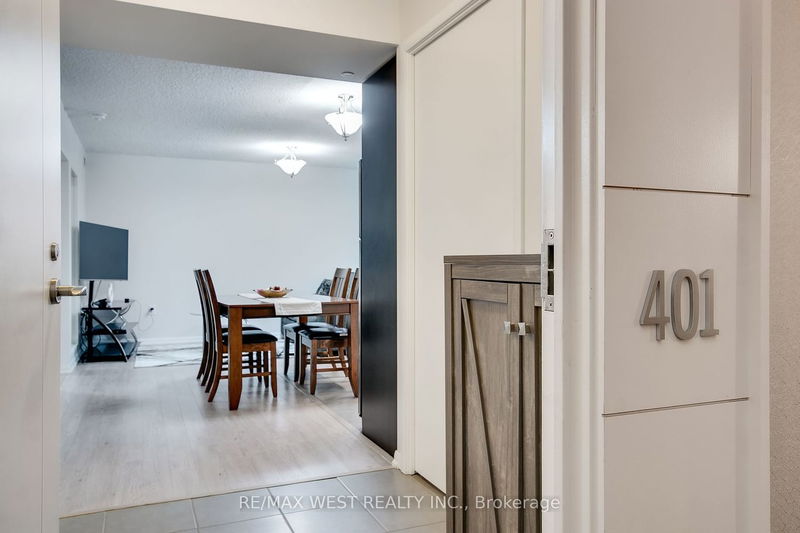 Preview image for 800 Lawrence Ave W #401, Toronto