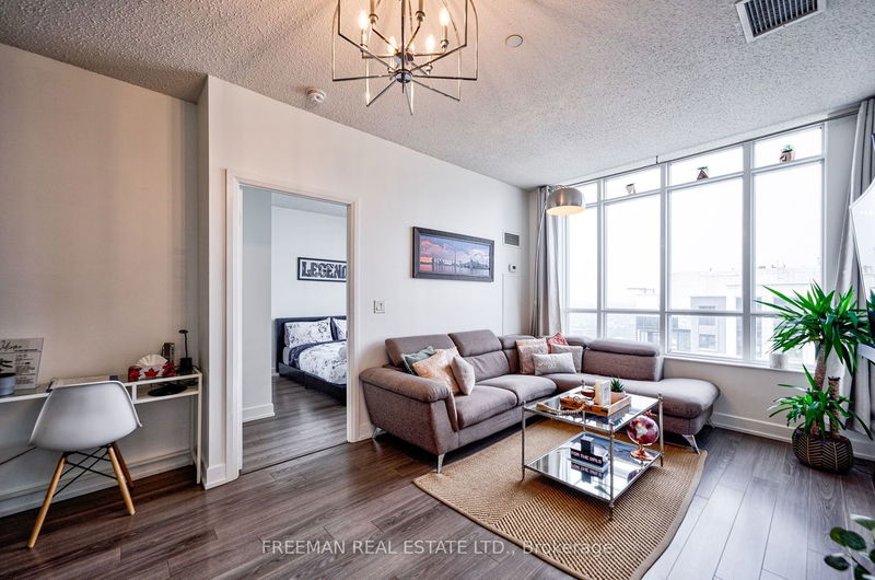 Preview image for 2 Eva Rd #Ph23, Toronto