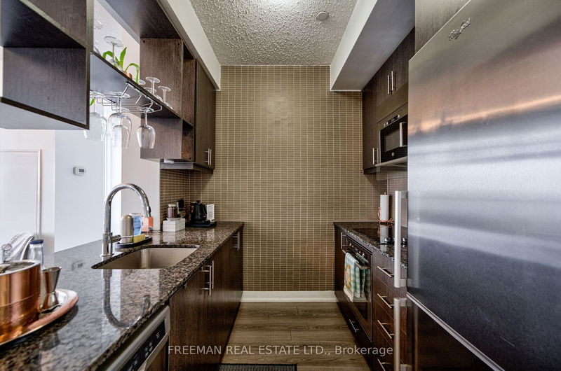 Preview image for 2 Eva Rd #Ph23, Toronto