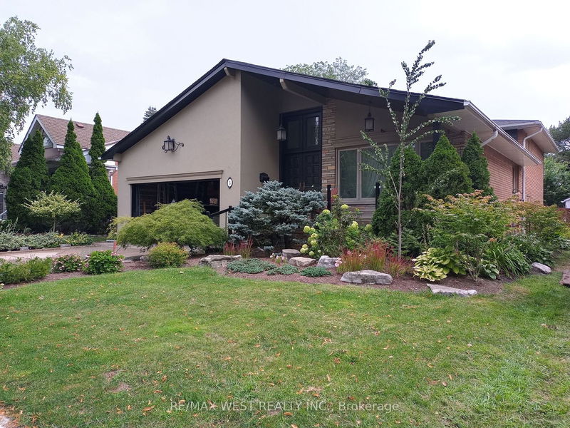 Preview image for 3 Bosworth Ave, Toronto
